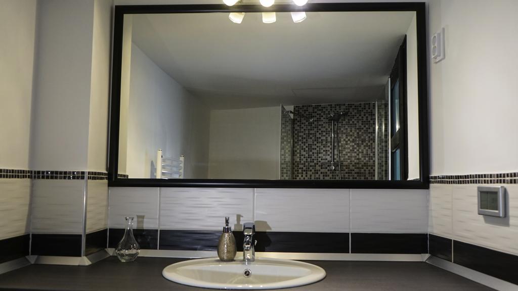 אגר Downtown Deluxe Apartment חדר תמונה