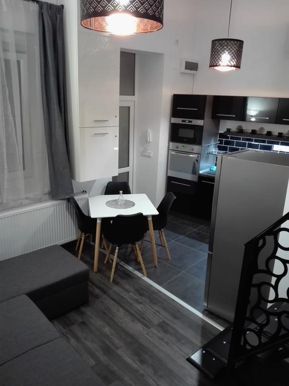 אגר Downtown Deluxe Apartment מראה חיצוני תמונה