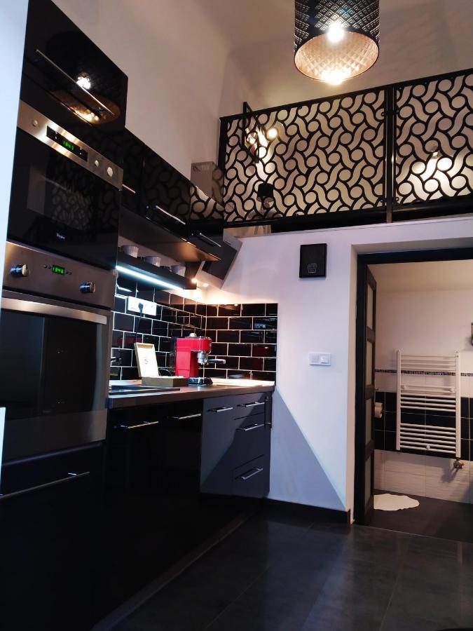 אגר Downtown Deluxe Apartment מראה חיצוני תמונה